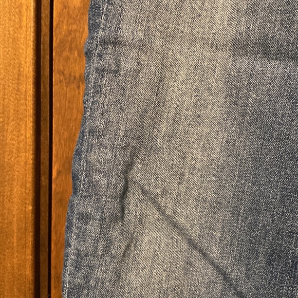 RAG & BONE ankle skinny denim jeans. FLAWS - puckers in fabric on front and leg. - Picture 4 of 13